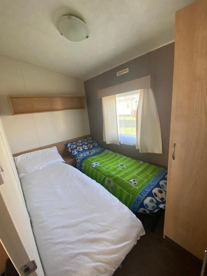 S&H Caravan Rental Jaywick Sands Exterior photo